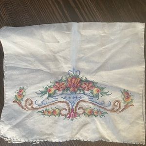 Vintage Hand Embroidered/Needlepoint Table Linen